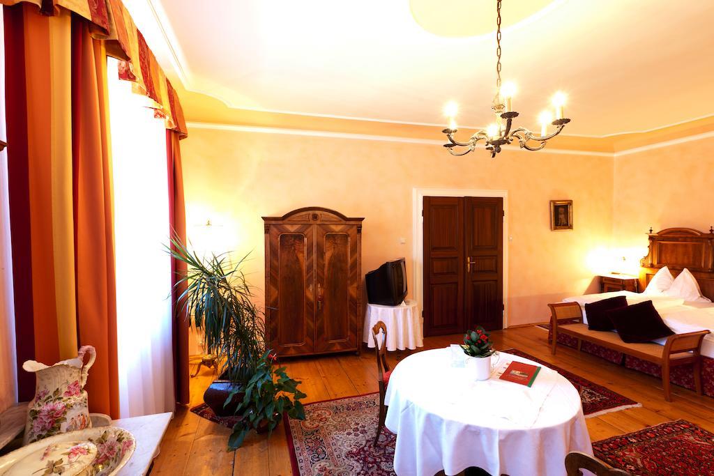 Gasthof Braeuer - Familie Eibensteiner Weisskirchen in Steiermark Luaran gambar