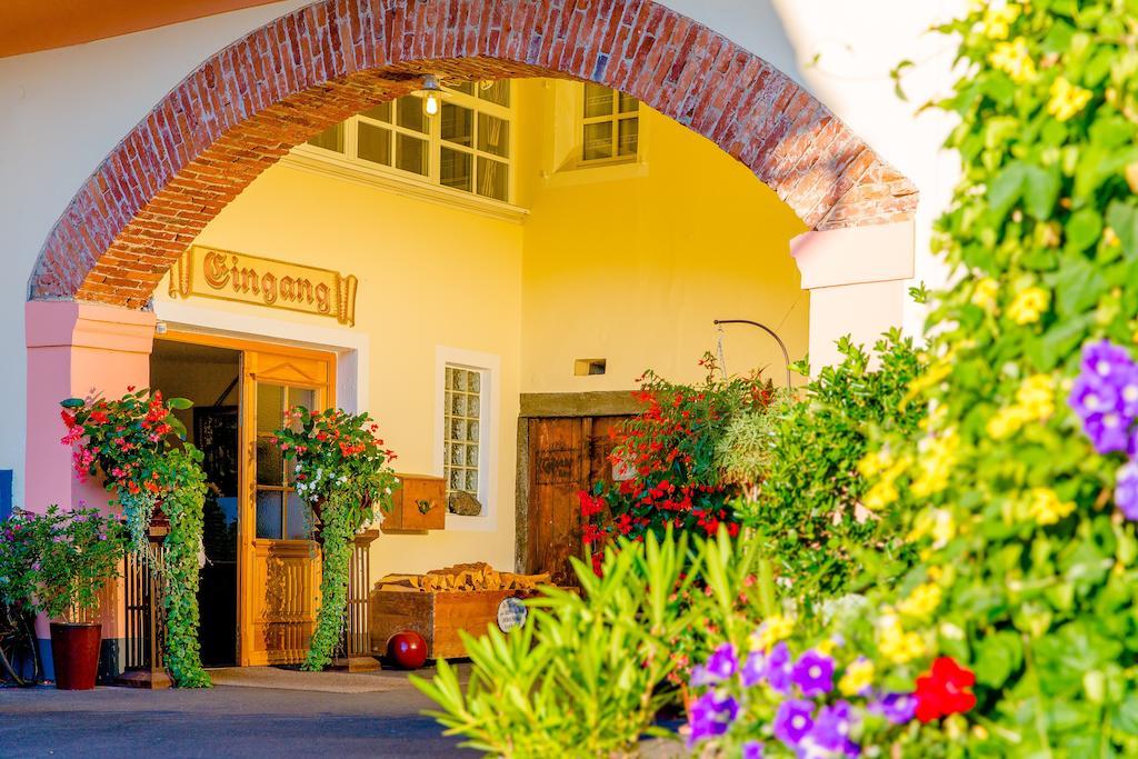 Gasthof Braeuer - Familie Eibensteiner Weisskirchen in Steiermark Luaran gambar